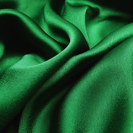 The first truly vibrant green pigment was worth dying for. At least, that’s what Victorian England thought. #green #linkinbio